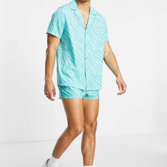 ASOS DESIGN relaxed revere shirt in blue zebra print - Picture 2 of 9